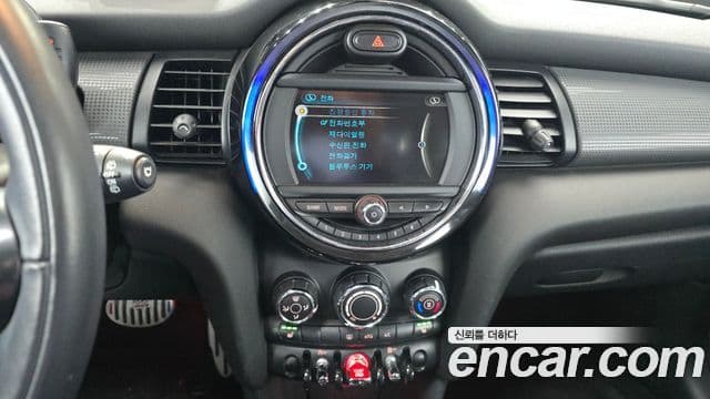 Mini Cooper D 3세대, 2016 15