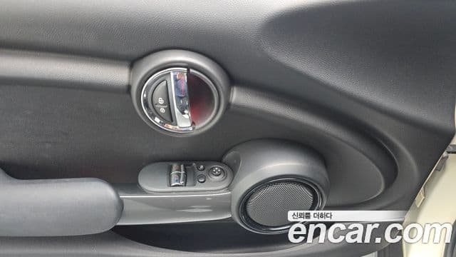 Mini Cooper D 3세대, 2016 16