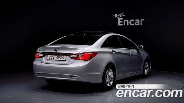 Hyundai YF Sonata чёрный, 2011 2