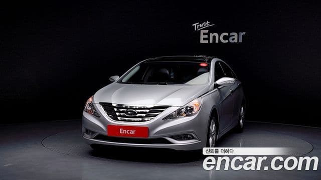 Hyundai YF Sonata чёрный, 2011 3