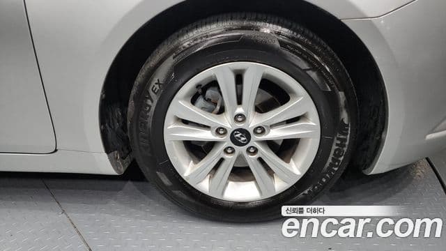 Hyundai YF Sonata чёрный, 2011 все фото