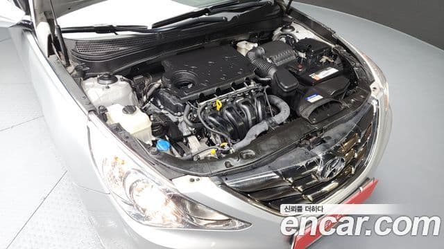Hyundai YF Sonata чёрный, 2011 6