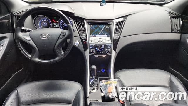 Hyundai YF Sonata чёрный, 2011 7