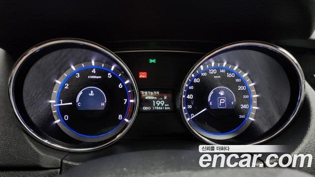 Hyundai YF Sonata чёрный, 2011 8