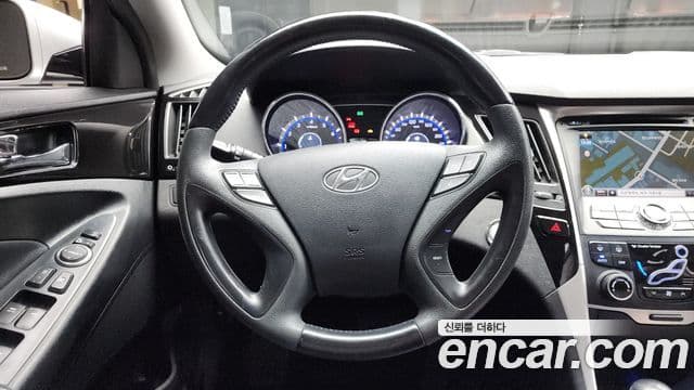 Hyundai YF Sonata чёрный, 2011 13