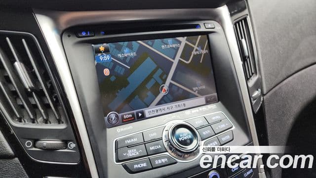 Hyundai YF Sonata чёрный, 2011 14