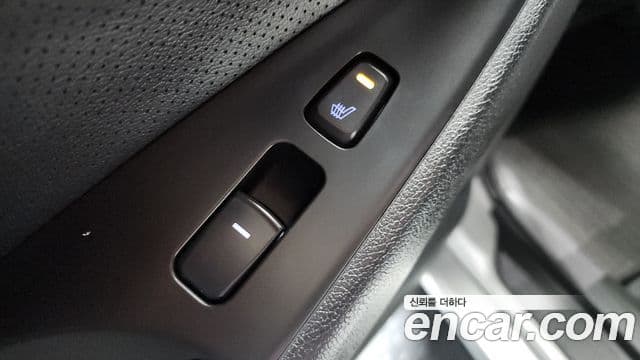 Hyundai YF Sonata чёрный, 2011 19