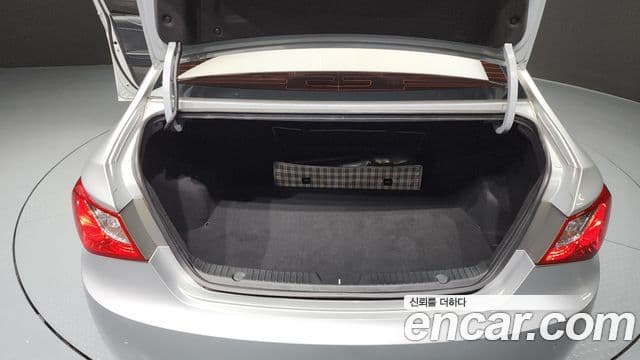 Hyundai YF Sonata чёрный, 2011 20