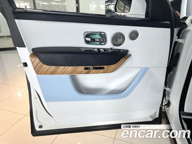 Rolls-Royce Cullinan, 2020 6