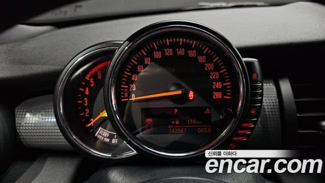 Mini Cooper D 3세대, 2014 8