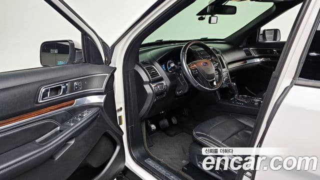 Ford Explorer 5세대, 2017 10