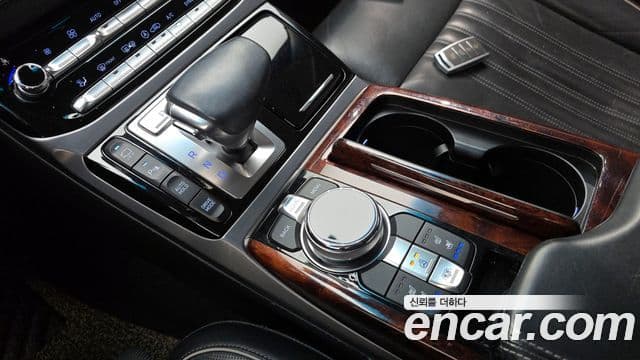 Genesis EQ900 Prestige, 2016 9