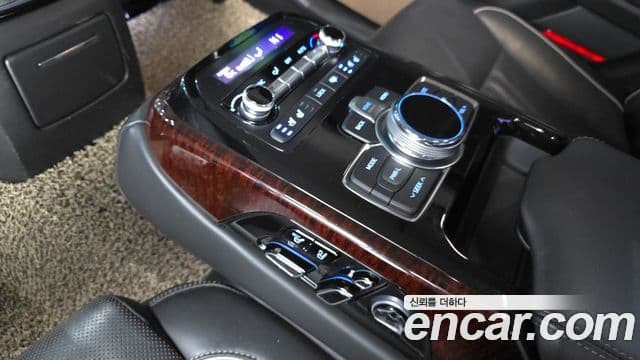 Genesis EQ900 Prestige, 2016 19