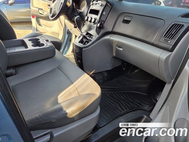 Hyundai Grand Starex CVX Luxury, 2010 11