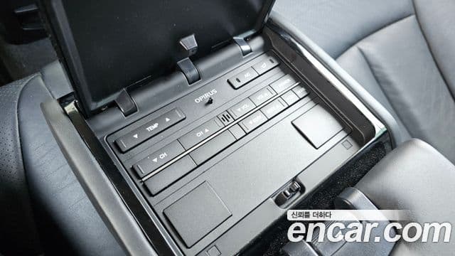 Kia Opirus Premium LPI GH270 Deluxe, 2011 19