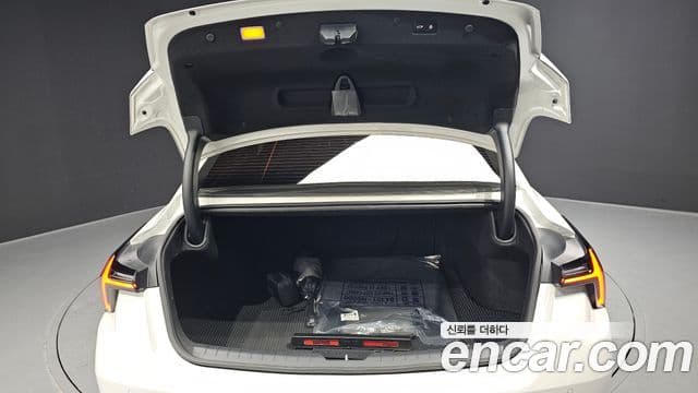 Kia The / новый New K8 гибрид Noblesse, 2025 20