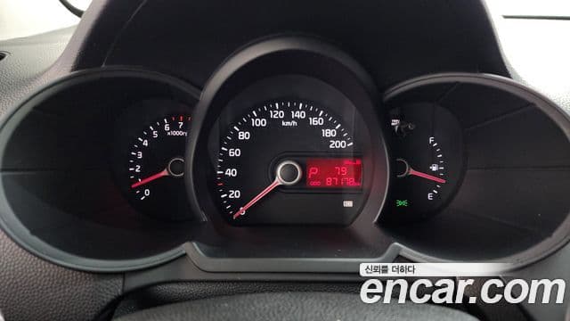 Kia All New Morning Deluxe Trendy, 2014 8