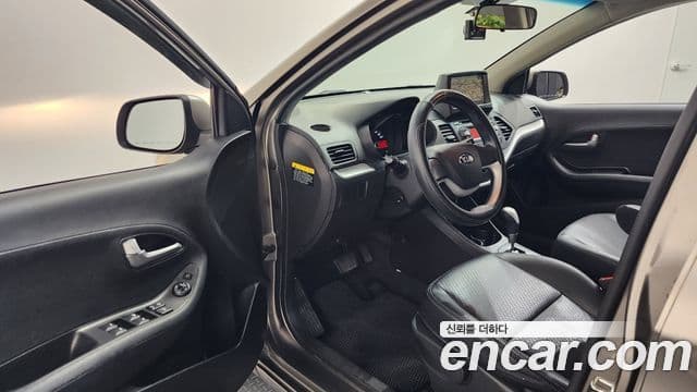 Kia All New Morning Deluxe Trendy, 2014 10
