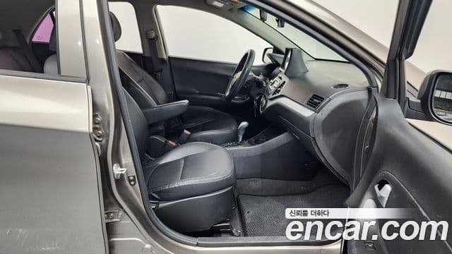 Kia All New Morning Deluxe Trendy, 2014 11