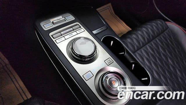 Genesis GV70, 2022 9