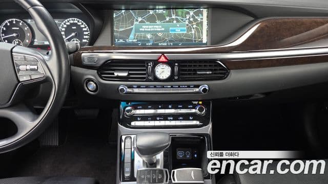 Genesis EQ900 Luxury, 2018 17