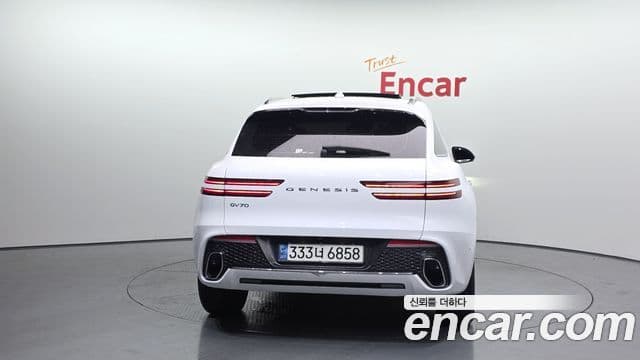 Genesis GV70, 2021 4