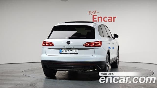 Volkswagen Touareg 3세대 Premium, 2023 4