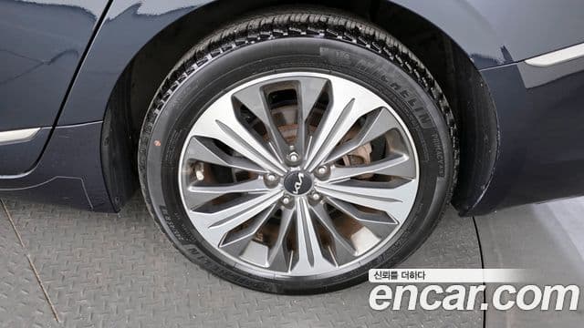 Kia K8 гибрид Signature, 2022 все фото