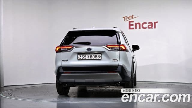 Toyota RAV4 5세대 2.5 4WD гибрид LTD, 2024 4