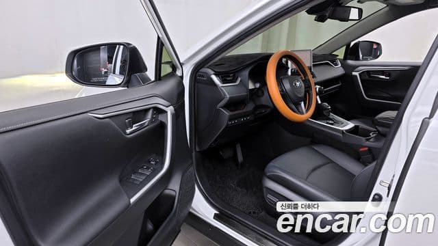 Toyota RAV4 5세대 2.5 4WD гибрид LTD, 2024 10