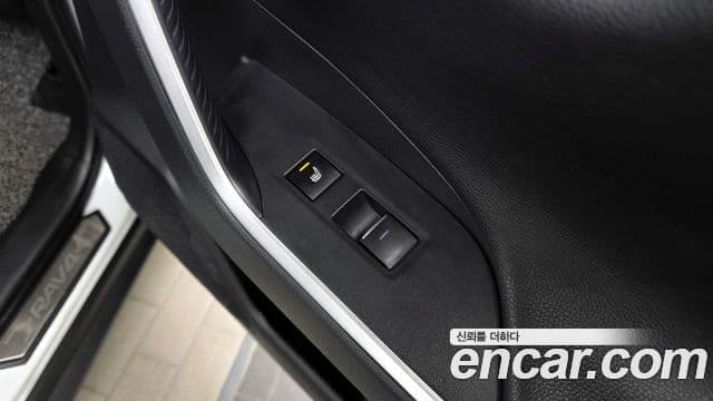 Toyota RAV4 5세대 2.5 4WD гибрид LTD, 2024 19