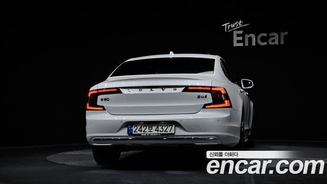 Volvo S90 B6 AWD Ultimate Bright, 2023 4