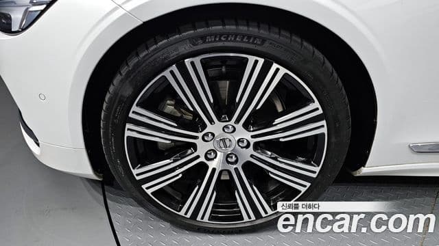 Volvo S90 B6 AWD Ultimate Bright, 2023 все фото