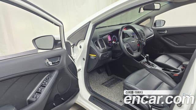 Kia K3 Trendy, 2013 10