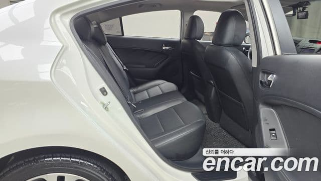 Kia K3 Trendy, 2013 12