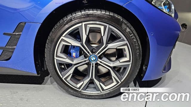BMW i4 eDrive40 M Sport Pro, 2024 все фото