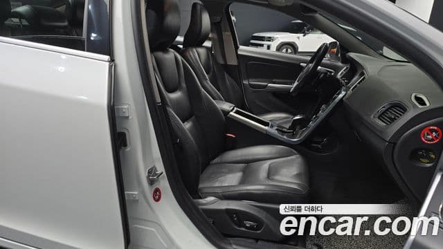 Volvo S60 2세대, 2015 10