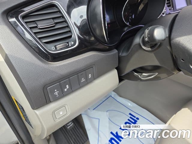 Kia All New Carnival Prestige, 2018 9