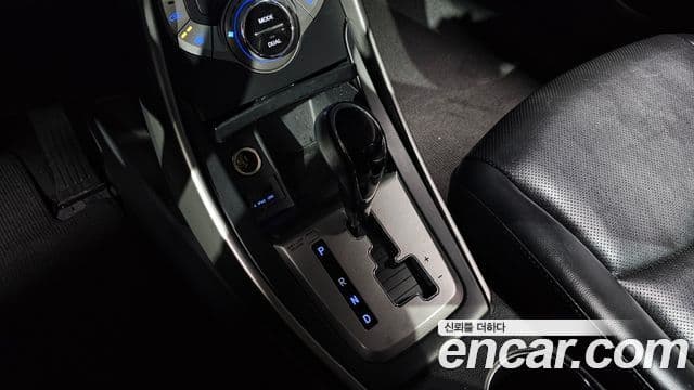 Hyundai Avante MD M16 GDI Avenue, 2013 9