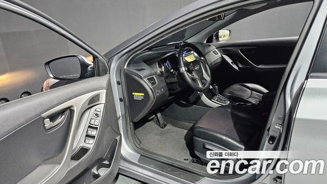 Hyundai Avante MD M16 GDI Avenue, 2013 10