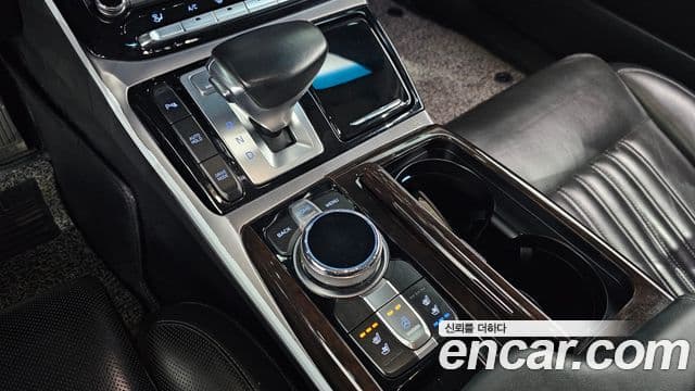 Genesis EQ900 Luxury, 2016 9