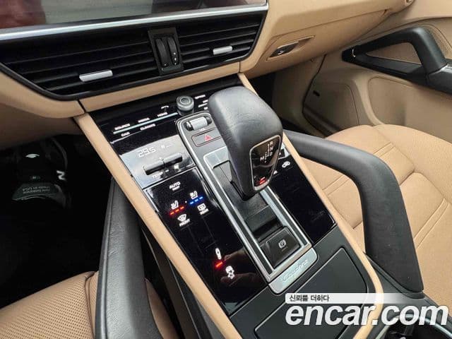 Porsche Cayenne (PO536) 3.0 Platinum Edition, 2023 16