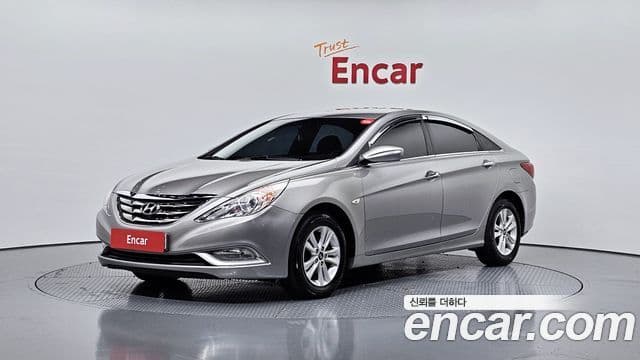 Hyundai YF Sonata Premier, 2010 1