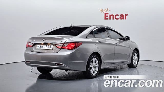 Hyundai YF Sonata Premier, 2010 2