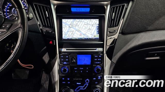 Hyundai YF Sonata Premier, 2010 14