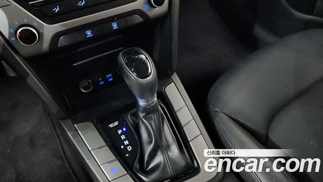 Hyundai Avante AD Style, 2016 9