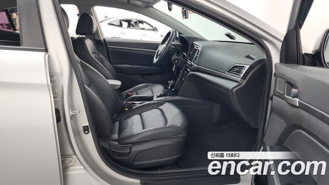 Hyundai Avante AD Style, 2016 11