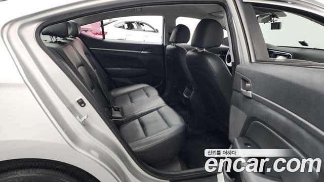 Hyundai Avante AD Style, 2016 12