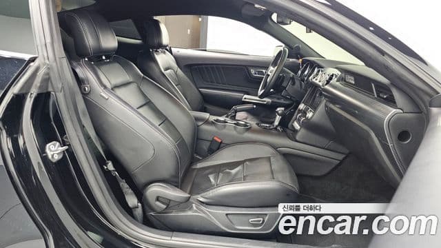 Ford Mustang купе, 2017 11