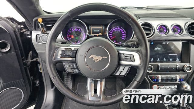 Ford Mustang купе, 2017 13